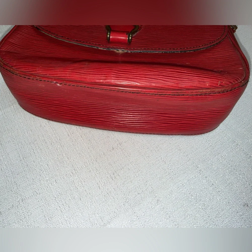 Louis Vuitton Epi Saint Cloud Red Crossbody Bag Vintage-see callouts